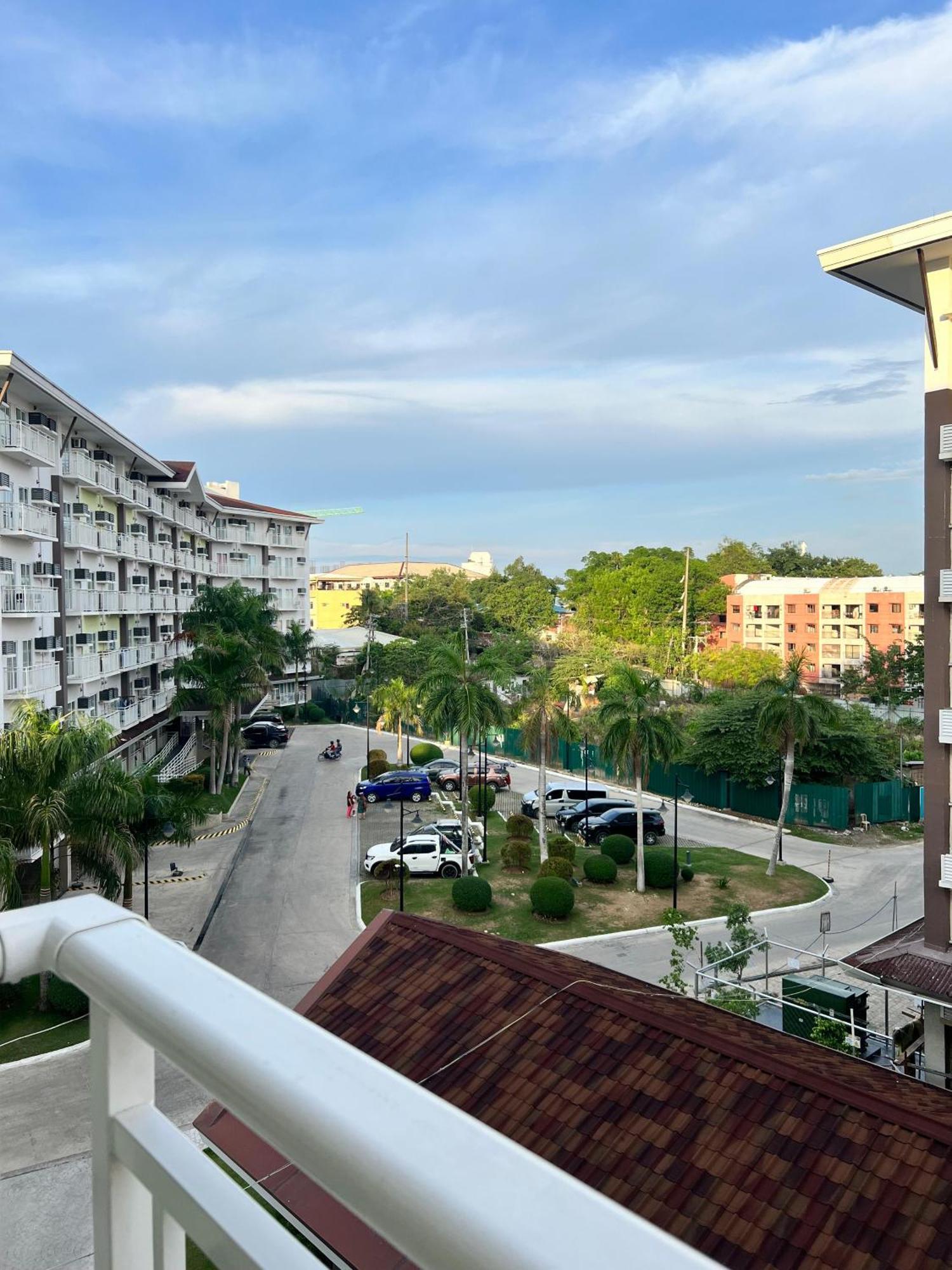 Vp - Amani Grand Resort Residences, 03 Minutes Away From Mactan Airport - Bldg B - Unit 522 Lapu-Lapu City Bagian luar foto